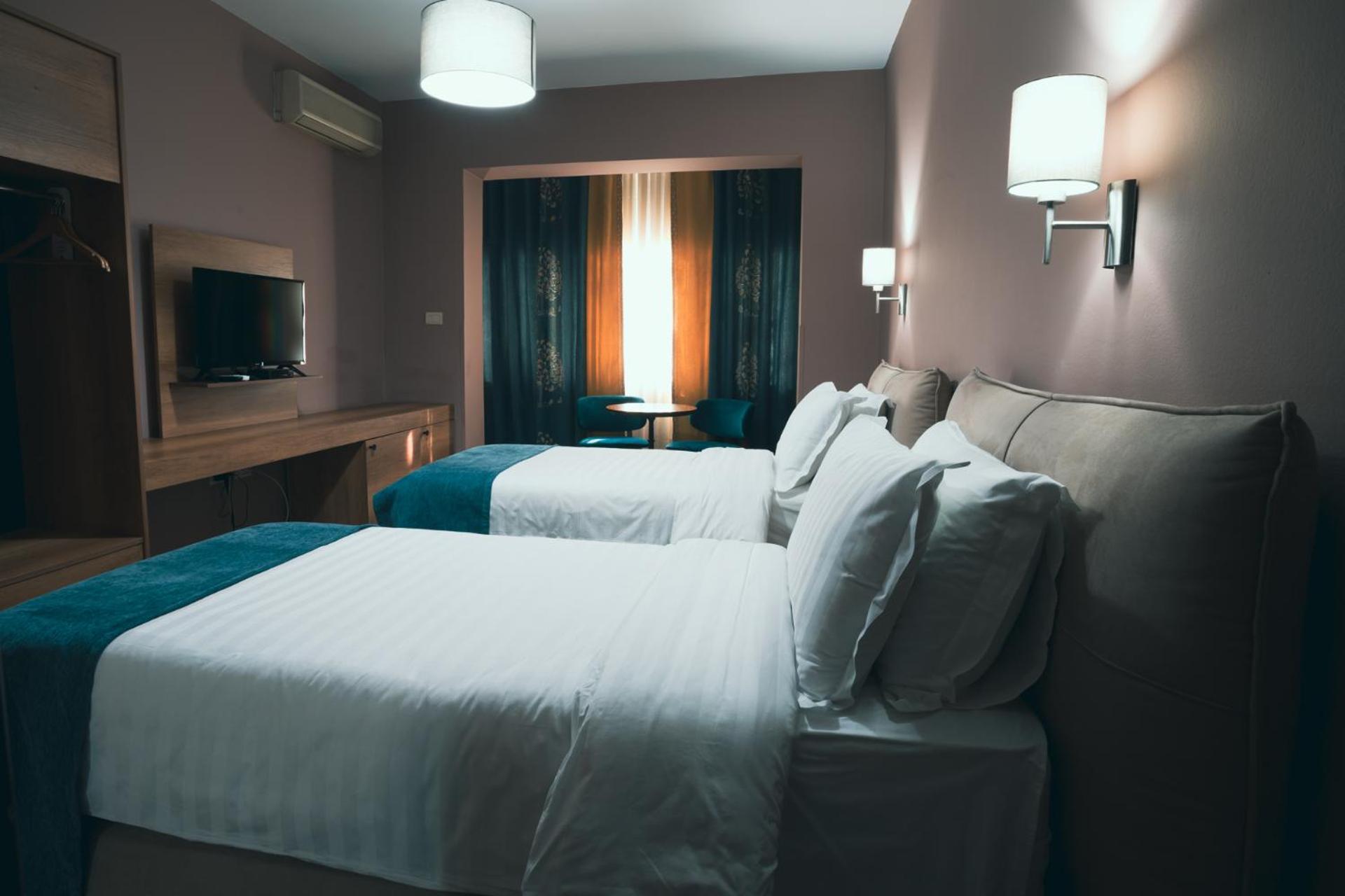 Hotel Eder Tirana Extérieur photo